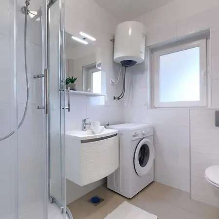 Amra 4 By Interhome *