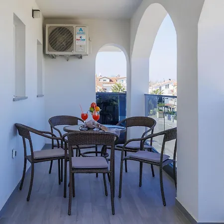 Amra 4 By Interhome *